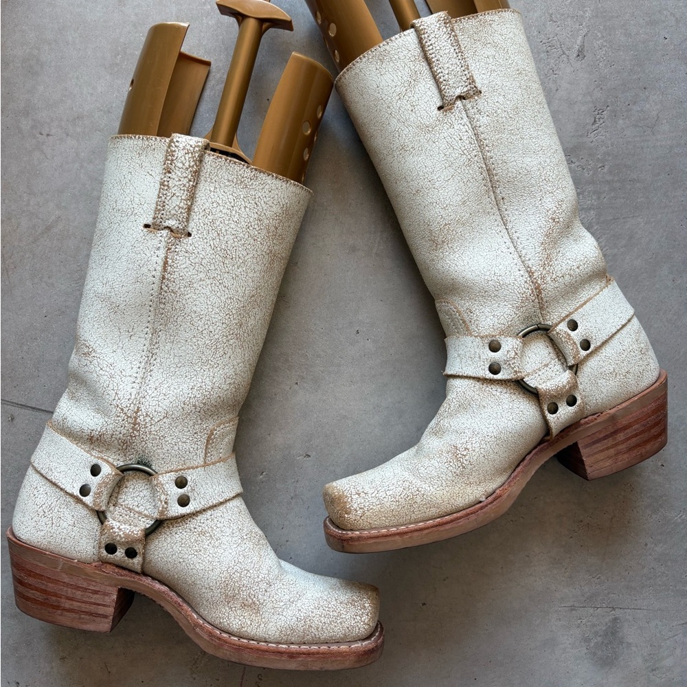 FRYE 🇺🇸 12R Harness Crackle White Boots - Picture 12 of 16